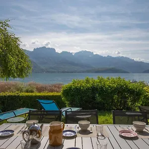 https://villa-savoielac-lac-dannecy-svrier-bord-de-lac-poisson-rouge.hotels-rhonealpes.com