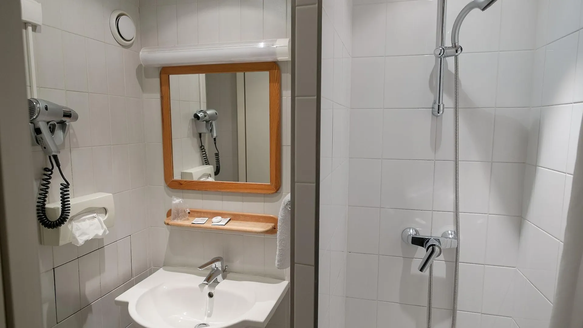 Trendy Canettes Hotel Parigi
