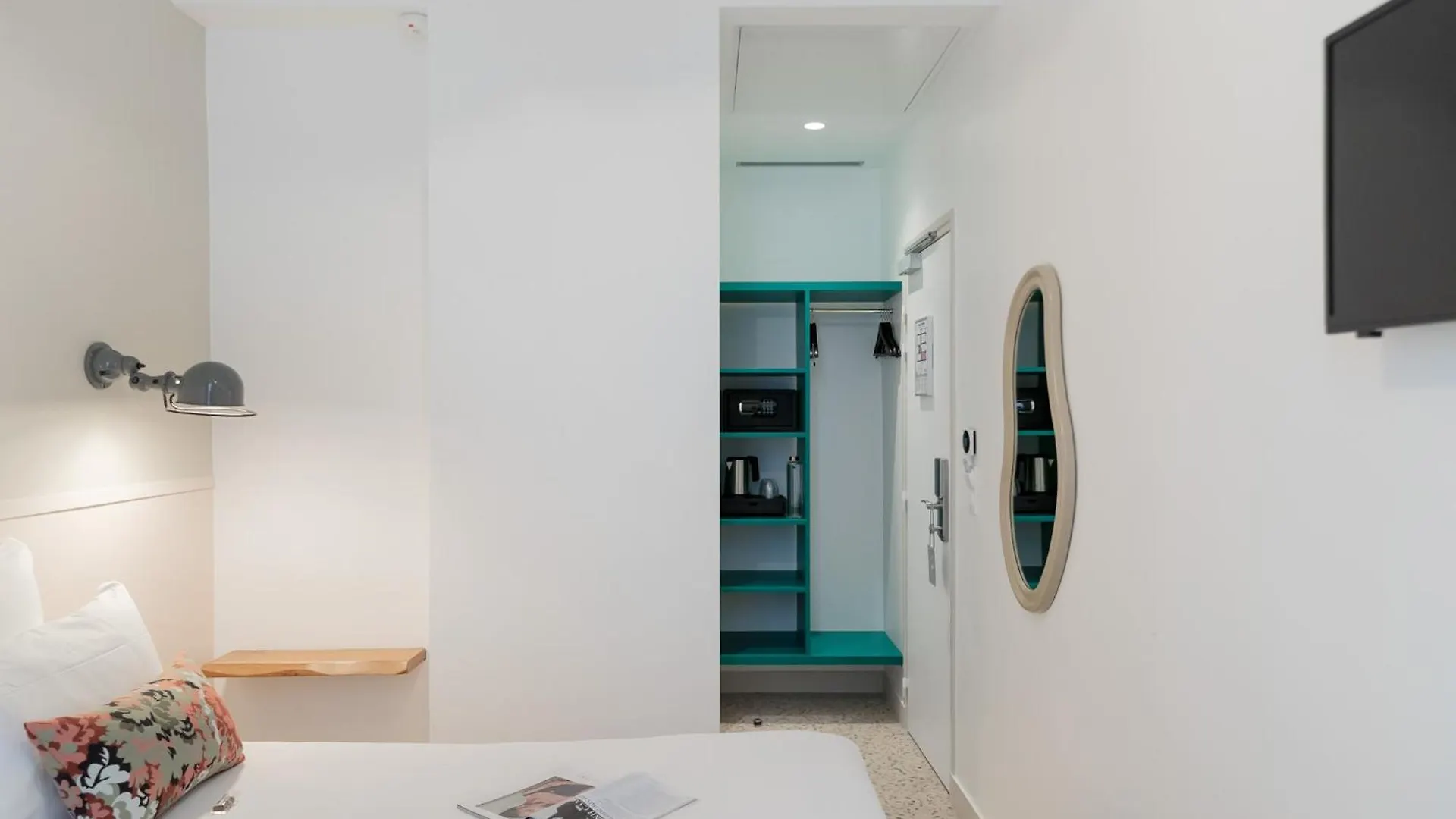 Trendy Canettes Hotel Parigi