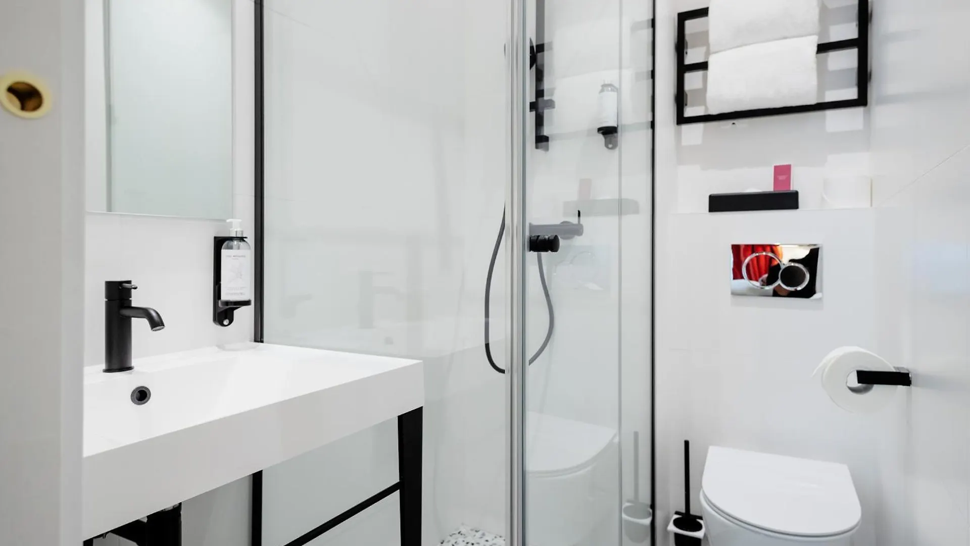 Trendy Canettes Hotel Parigi
