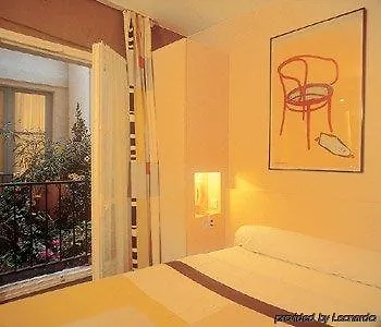 Trendy Canettes Hotel Parigi