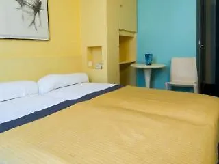 Trendy Canettes Hotel Parigi