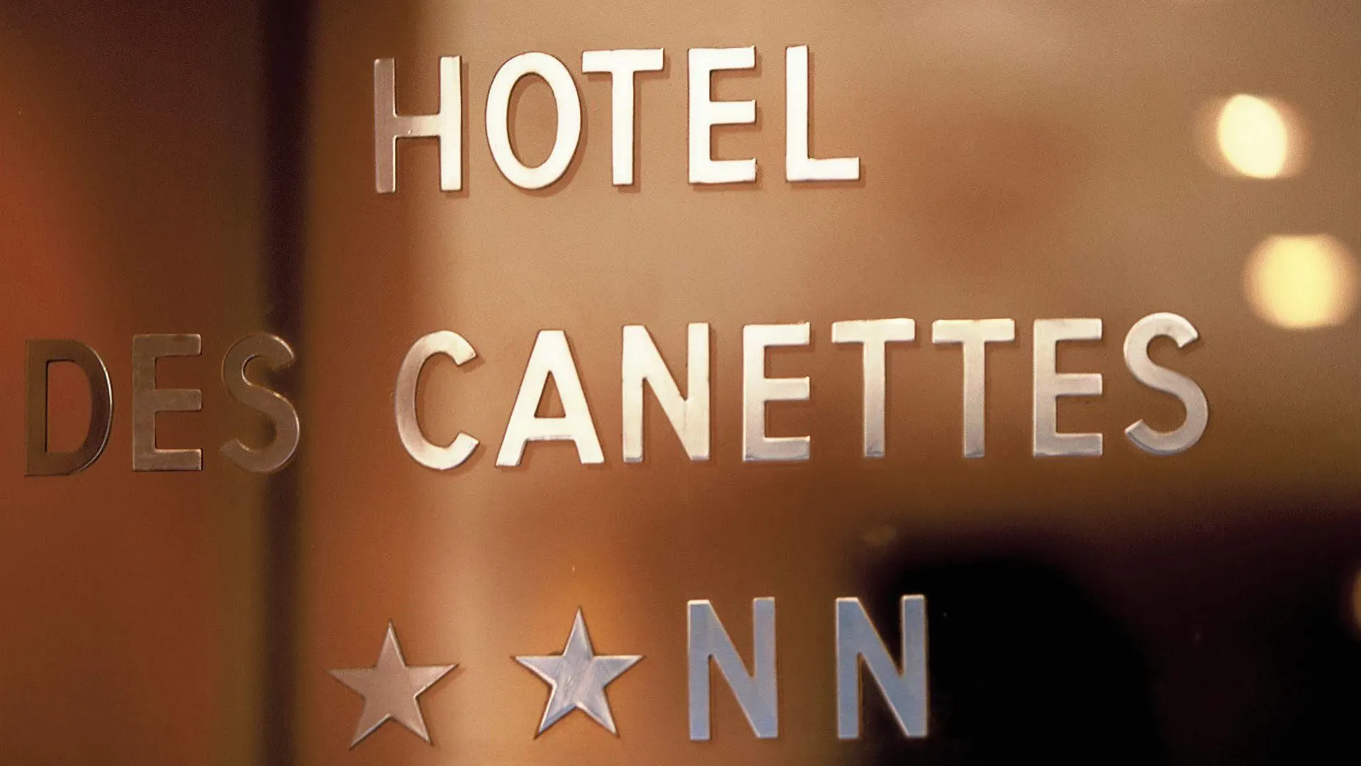 Trendy Canettes Hotel Parigi