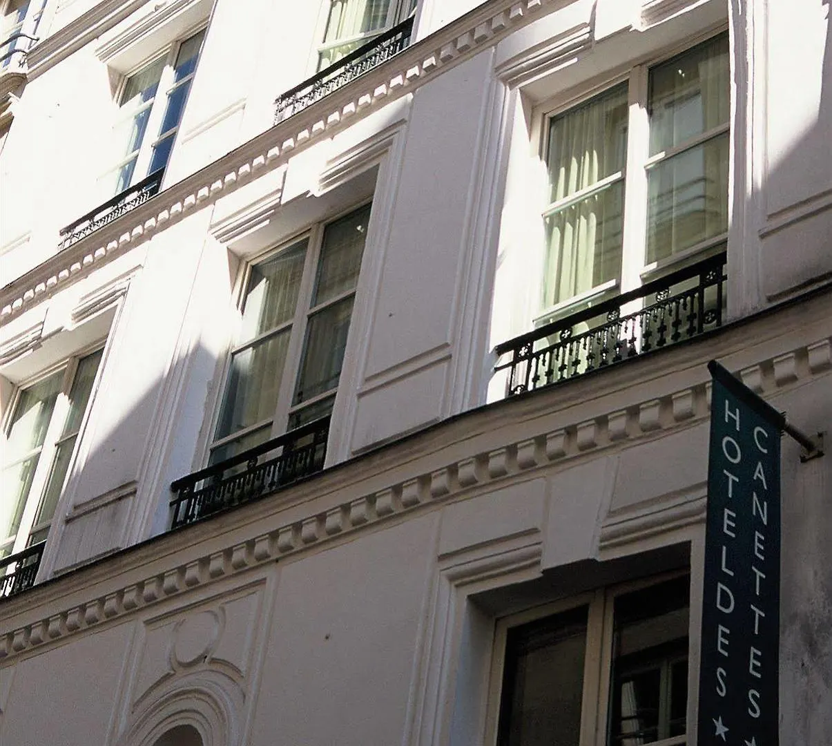 Trendy Canettes Hotel Parigi